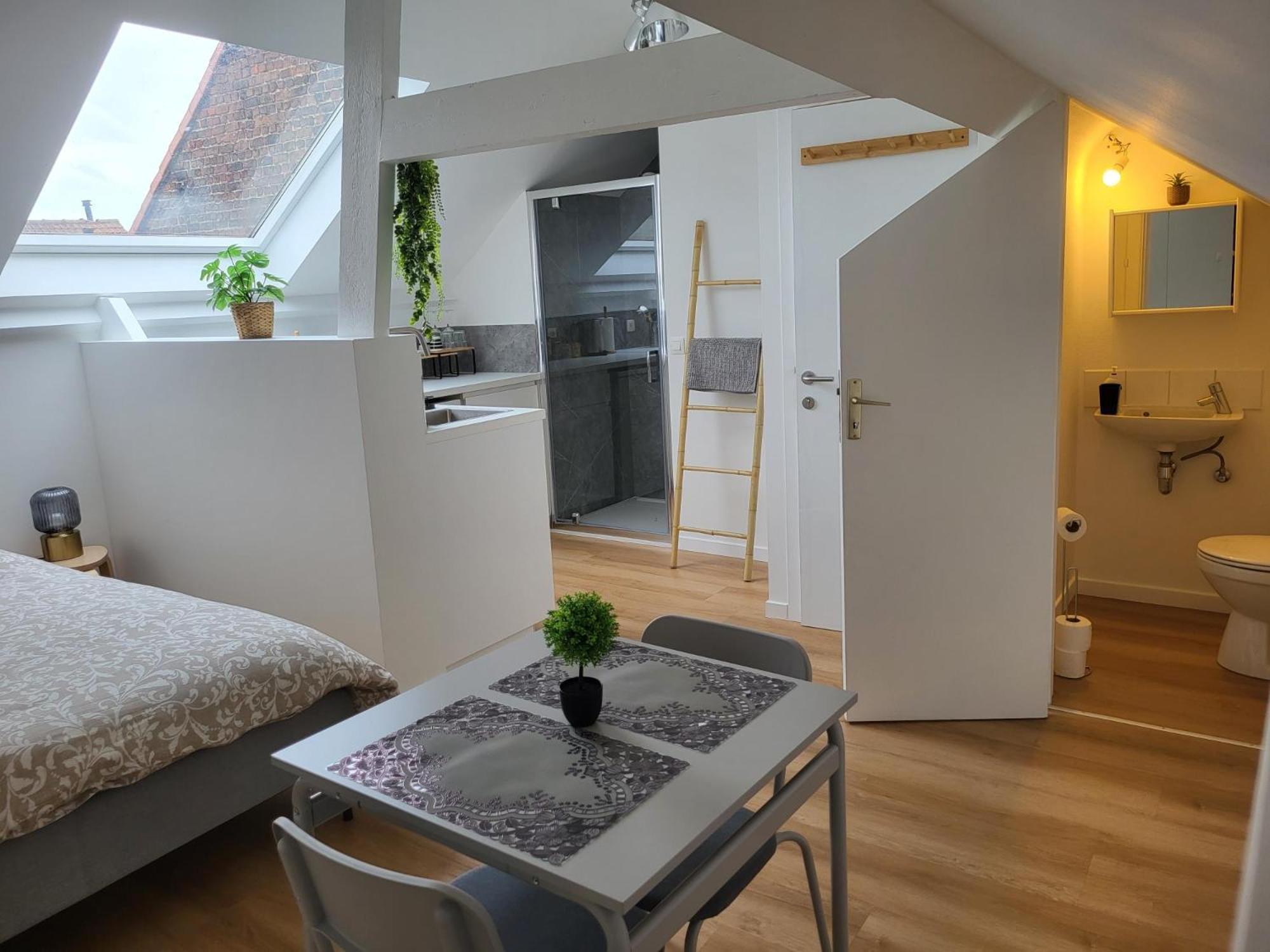 Studios Idealement Situes - Eu Etterbeek Exteriör bild